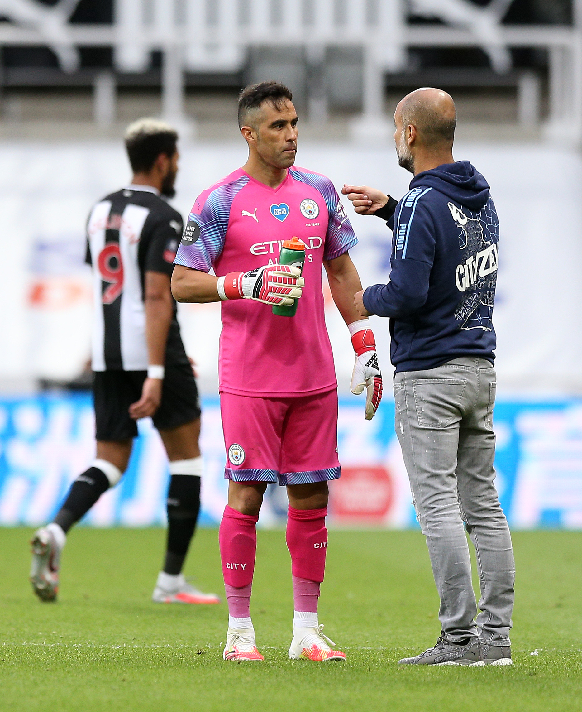 里程碑夜！广州队状态回暖，足总杯转会期刷纪录，压力陡增，纪律约束更严格 