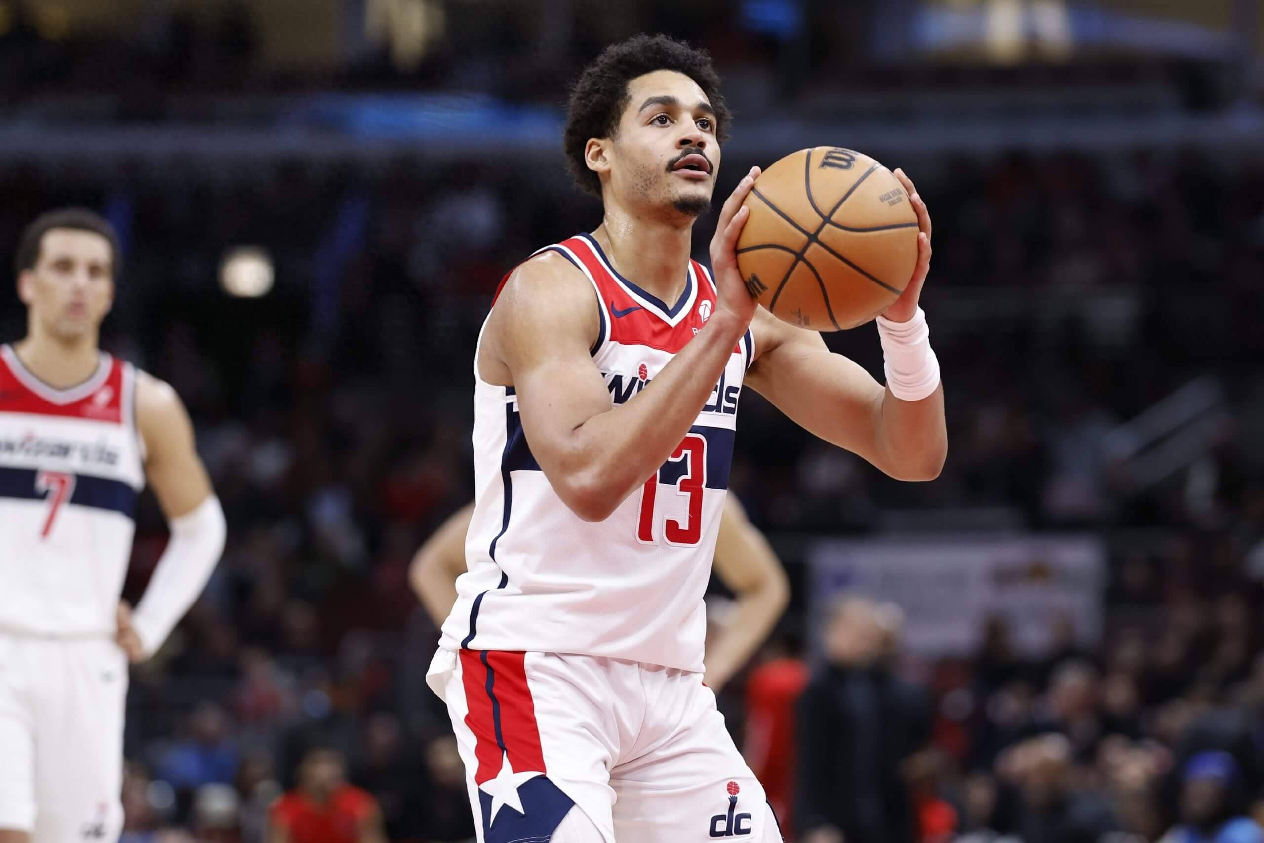 包含赛地聚焦：欧篮联今晨热度飙升，华盛顿奇才外线爆发，球迷炸锅，轮换策略成焦点的词条