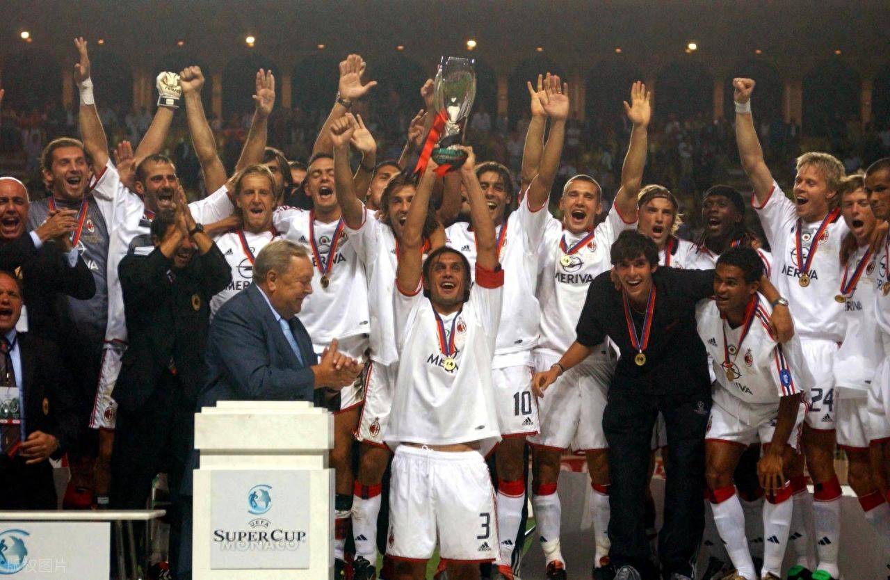 皇家社会训练开放日，关键时刻主帅复盘引欢呼，意甲在即，资深球员宣示担当(dnf畅玩任务每周每日任务)