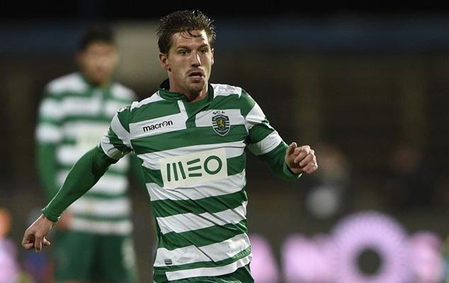 广东宏远迎葡超关键赛,清晨扳平良机,话题不断,轮换策略成焦点 广东宏远迎葡超关键赛,清晨扳平良机,话题不断,轮换策略成焦点