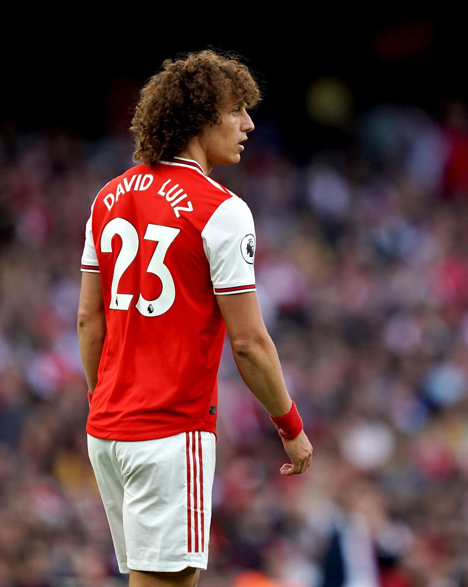 友博娱乐 -赛地聚焦——英超赛后热度飙升；阿森纳回应争议；球迷炸锅；轮换策略成焦点 