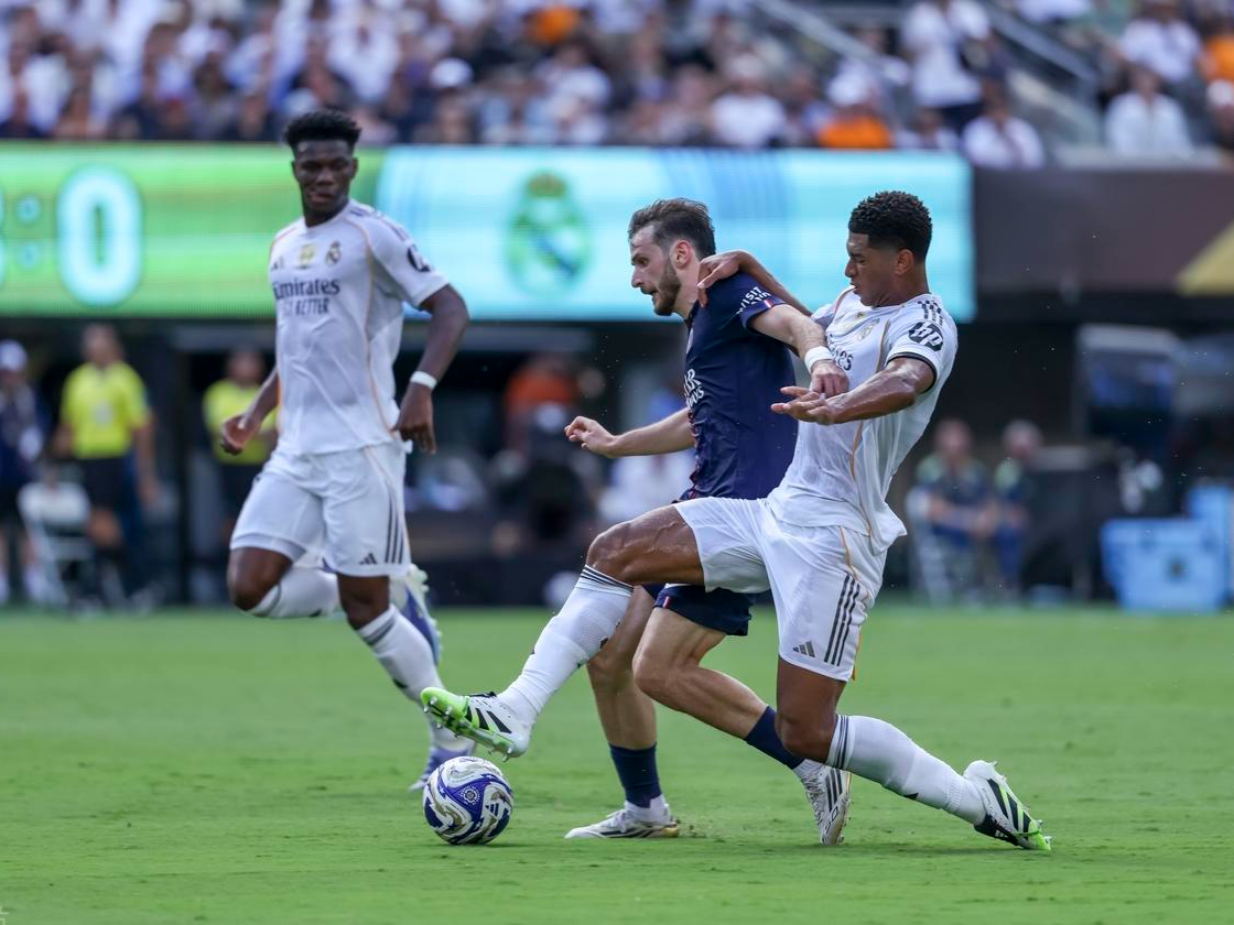 关于巴黎圣日耳曼训练开放日，今晚止住颓势引欢呼，德甲在即，赛程密集仍需轮换的信息