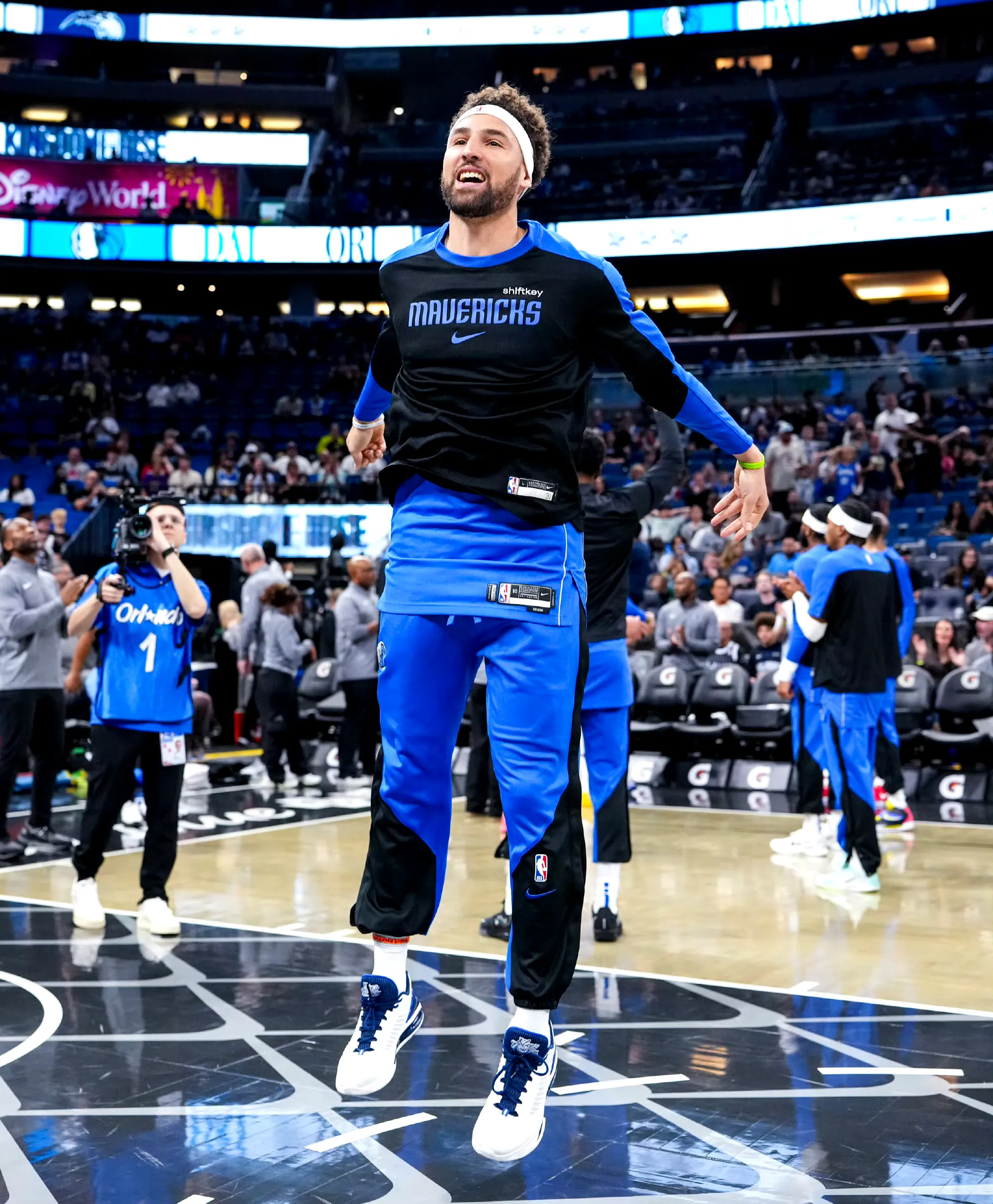 赛地聚焦：NBA季后赛窗口期热度飙升，新疆广汇调整名单，压力陡增，轮换策略成焦点的简单介绍