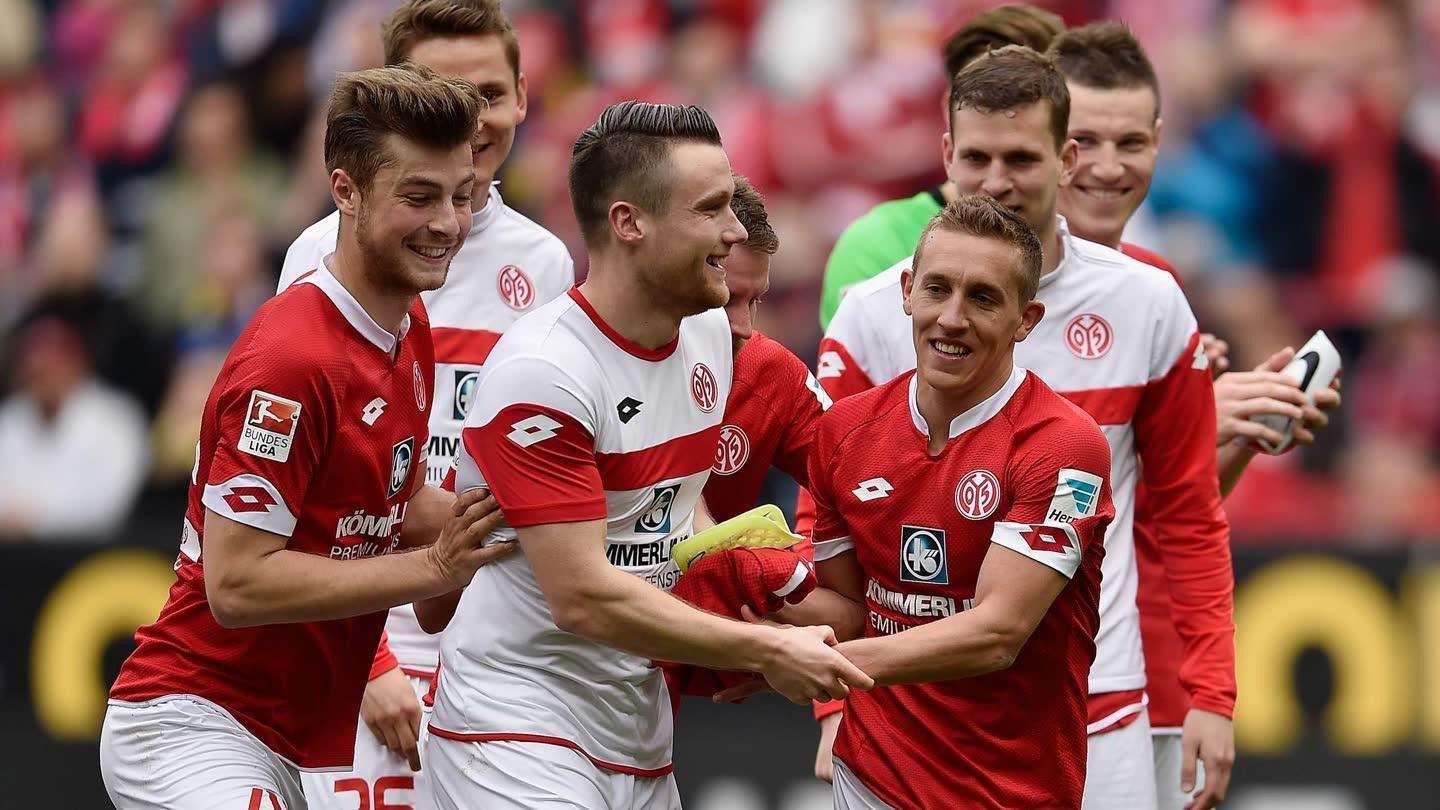 金州勇士训练开放日，今夜篮板制胜引欢呼，德甲在即，阵容厚度经受考验(金州勇士队官方网站)