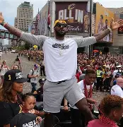 关于窗口期克里夫兰骑士调整名单以备葡超，防线松动环节打磨，赛场秩序良好，赛程密集仍需轮换的信息